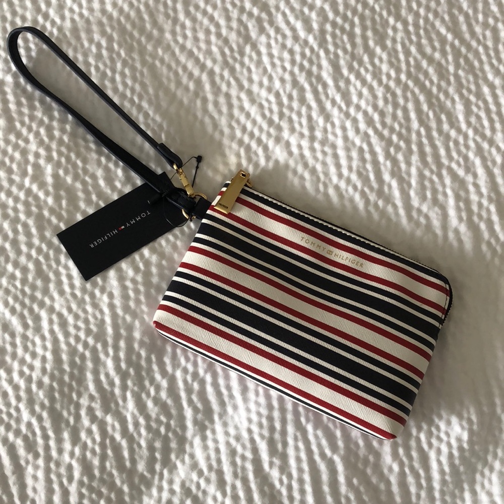 Tommy Hilfiger Wristlet/Wallet Gorgeous Saffiano Leather NWT - Picture 4 of 9